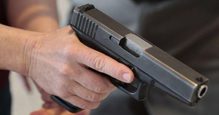 Bakıda silahla gəzən keçmiş məhkum tutuldu