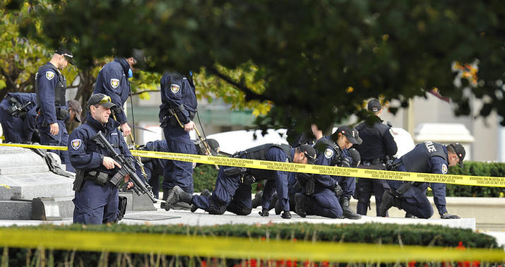 Kitabxanaya silahlı hücum: