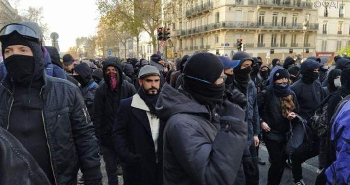 Paris küçələrində yeni etiraz dalğası