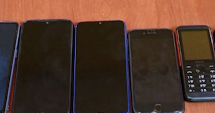 Bakıda mağazadan 5 min manatlıq telefon oğurlandı