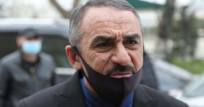Rəmişlə küsülü olan gitaraçı: