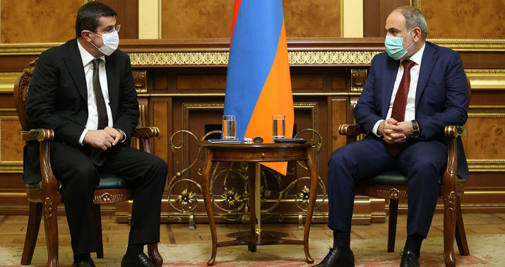 Paşinyan Araiklə görüşdü: