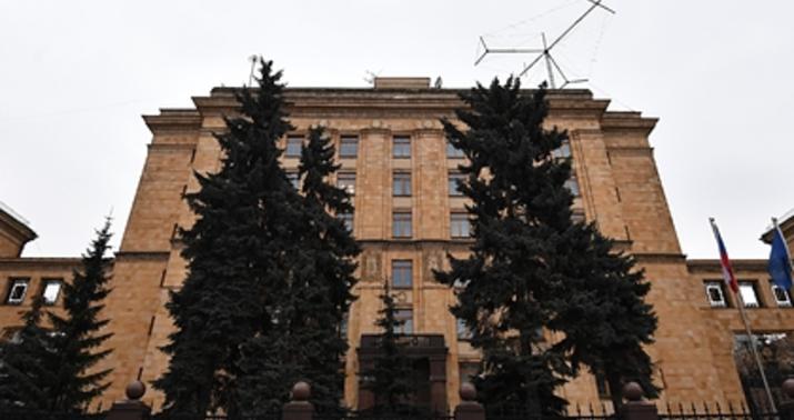 Gərginlik pik həddə: