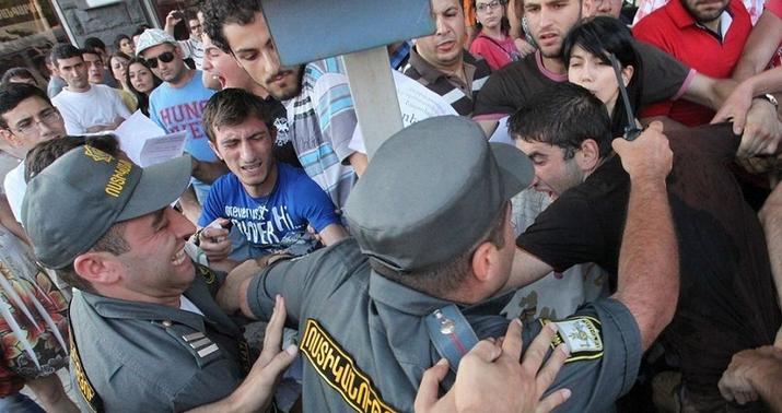 Paşinyana etiraz edən 19 nəfərə cinayət işi açıldı
