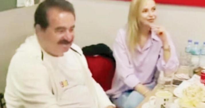 İbrahim Tatlısəs 26 yaşlı sevgilisi ilə Bodrumda -