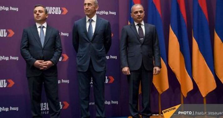 Köçəryan Nikola qarşı yeni blok yaratdı