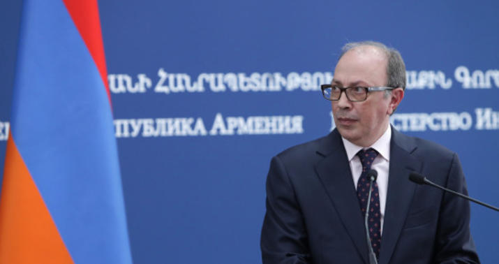 Ara Ayvazyan KTMT baş katibinə zəng etdi –