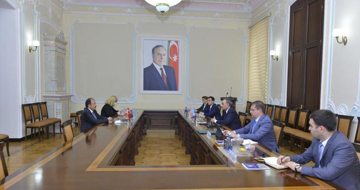 Kamran Əliyev Cahit Bağçı ilə görüşdü –