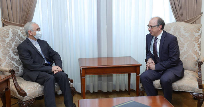 Erməni nazir İran səfiri ilə görüşdü –