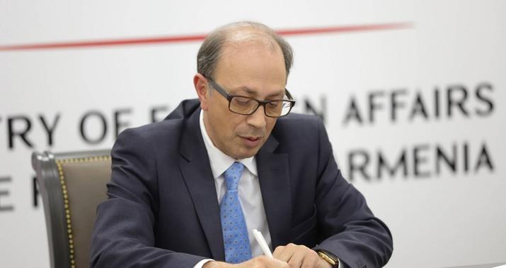 Ermənistan xarici işlər naziri istefa verdi