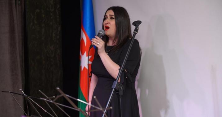 Azərbaycanın əməkdar artisti birinci oldu