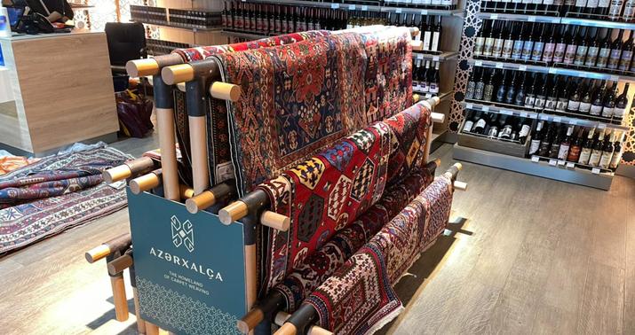 Beynəlxalq aeroportda “Azərxalça” mağaza açdı