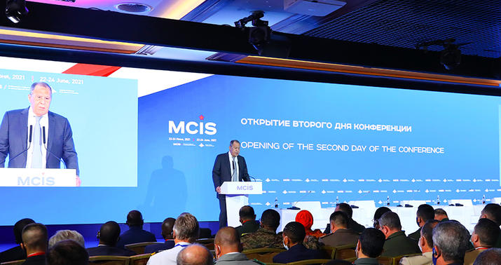 Lavrov: “Moskva digər həmsədrlərlə birlikdə tərəflərə kömək edir”
