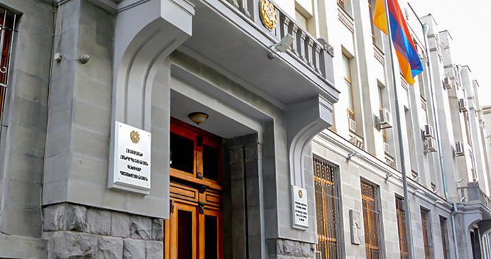 Ermənistanda hərbi müstəntiqlərin kütləvi istefası -