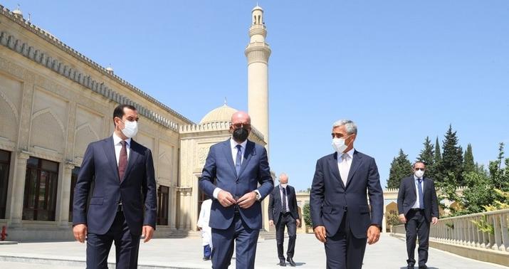 Şarl Mişel Şamaxı Cümə məscidində -