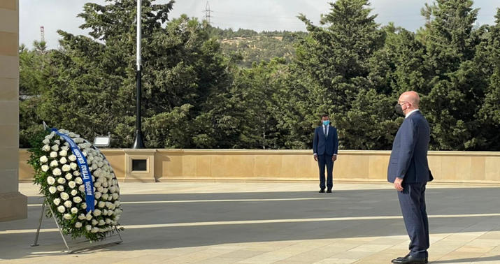 Aİ Şurasının Prezidenti Şəhidlər Xiyabanını ziyarət etdi -