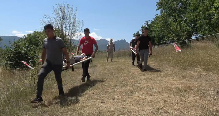 Sülhməramlılar Ağdərədə erməni uşaqlarına təlim keçir -