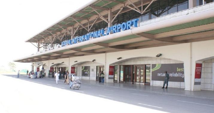 Kabil hava limanı atəşə tutulur