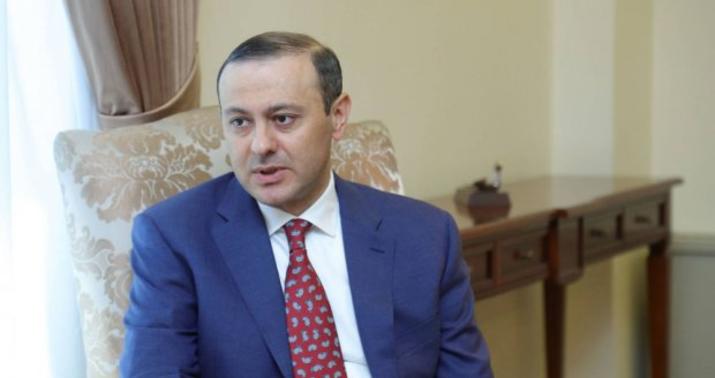 Rusiya bizə fasiləsiz silah göndərir -