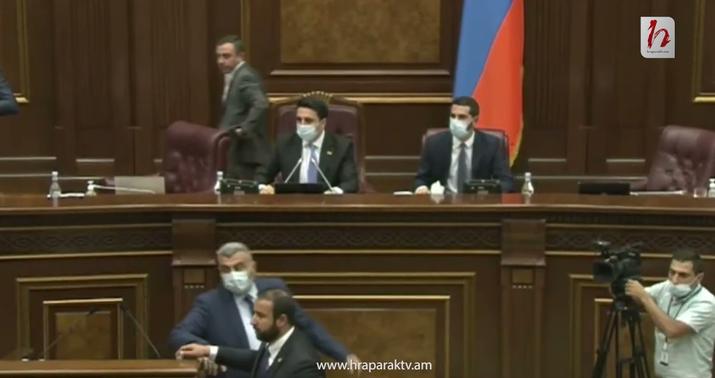 Ermənistan parlamentə dava: müdafiə nazirləri xəyantkardır... -