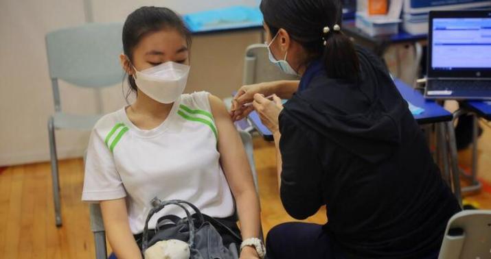 Səhiyyə Nazirliyi əhalinin 80 faizinin peyvənd edildiyini açıqladı