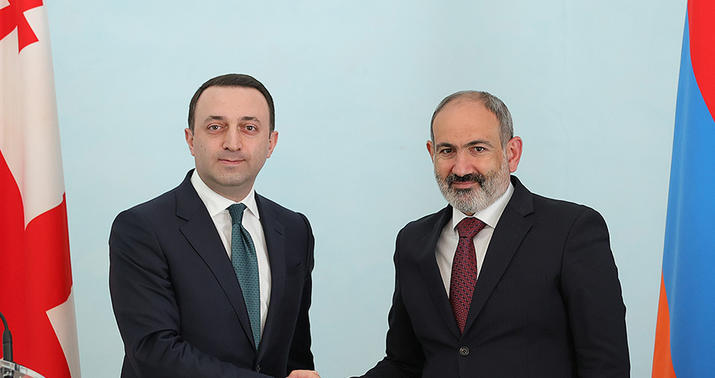 Paşinyan Gürcüstana gedir –