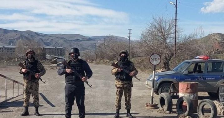 Kəlbəcərə icazəsiz keçmək istəyən korona xəstəsi saxlanıldı