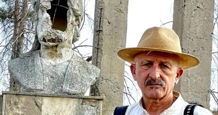 Rza Deqati Nizami Gəncəvinin dağıdılmış büstü ilə bağlı -