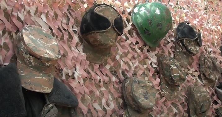 Erməni hərbçilərin qaçarkən atdıqları papaqlar -