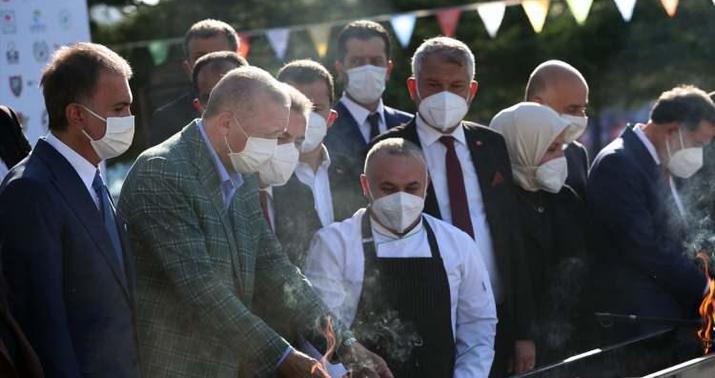 Ərdoğan kabab bişirdi -