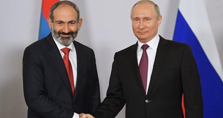 Paşinyan Rusiyada Putinlə görüşəcək
