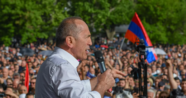 Köçəryan küçə mübarizəsinə başlayır –