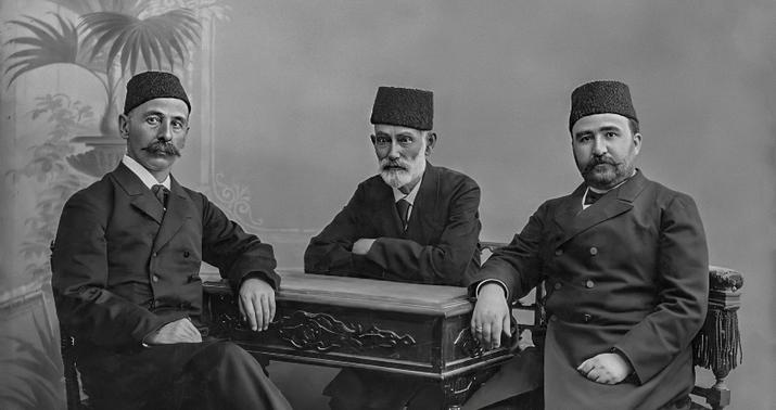 “Şkola”ya qarşı “məktəb”i, “uçitel”ə qarşı “müəllim”i çıxaran Həsən bəy...”
