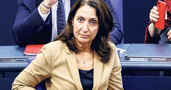 Alman parlamentinin vitse-spikeri türkəsilli Aydan Özoğuz oldu