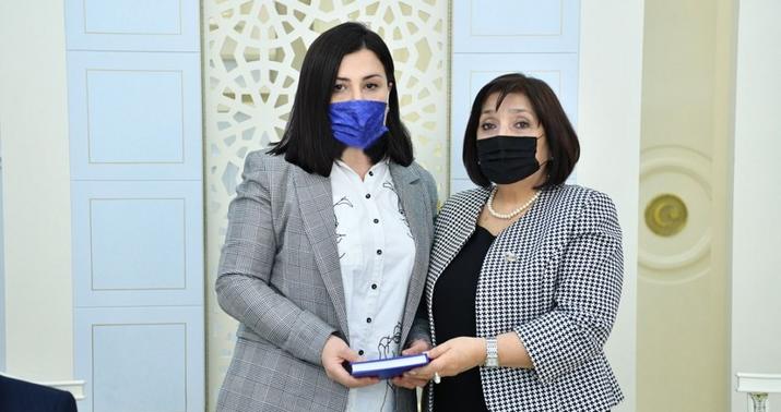 Vətən müharibəsi şəhidinin anası Milli Məclisdə işlə təmin olundu