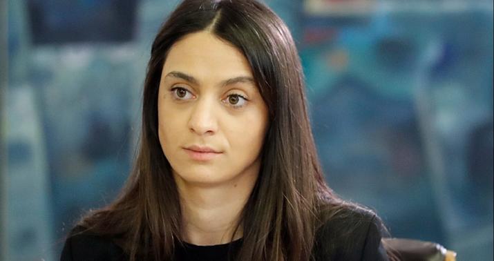 Paşinyanın mətbuat katibi üzr istəyib istefa verdi