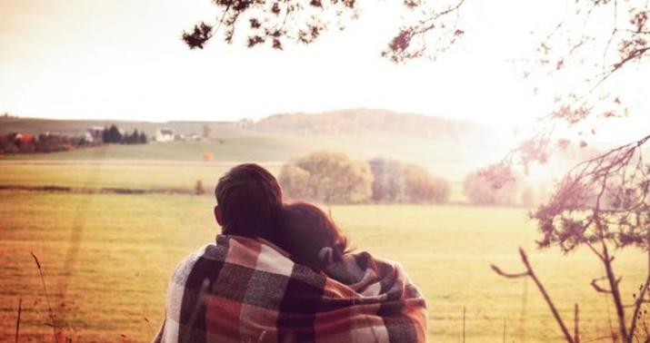 Sevgilisinin aşıqla yazışmasını tutdu, gecə yataq otağında... –