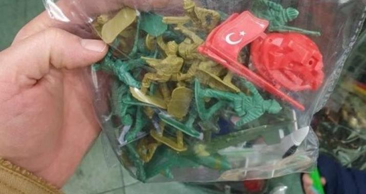 İrəvan şokda: Üzərində türk bayrağı olan "silahlar" satışa çıxarıldı -