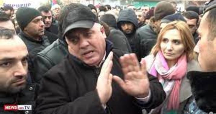 Ermənistanda aksiya: "Səsimizi alan şəxs mer olmalıdır" -