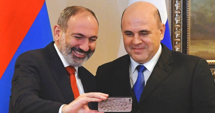 Paşinyan Rusiya baş nazirinə zəng etdi
