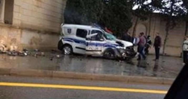 Yevlaxda polis əməkdaşı qəza törətdi: