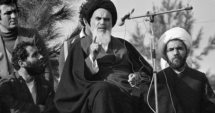 İsfahanda Xomeyninin heykəlini yıxmaq istədilər -