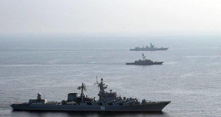 Rus döyüş gəmiləri daha bir ölkəyə yaxınlaşır –