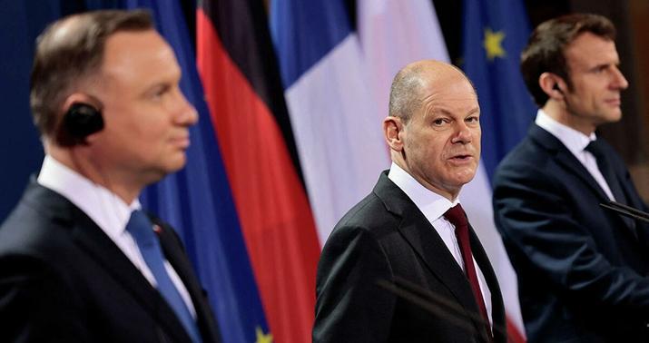 Veymar üçlüyü bir arada: