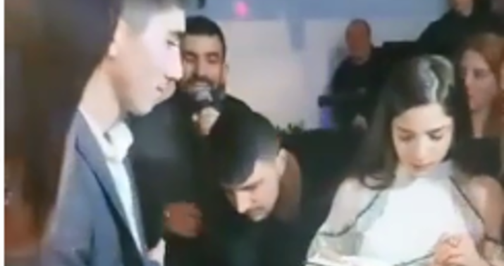 Azyaşlıları ağladaraq nişanladılar -
