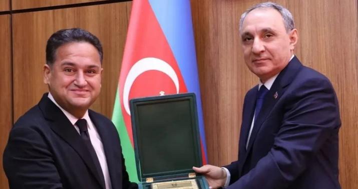 Baş prokuror Murad Dadaşova mükafat verdi -
