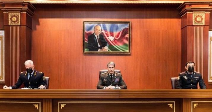 Vilayət Eyvazov Çevik Polis Alayında müşavirə keçirdi