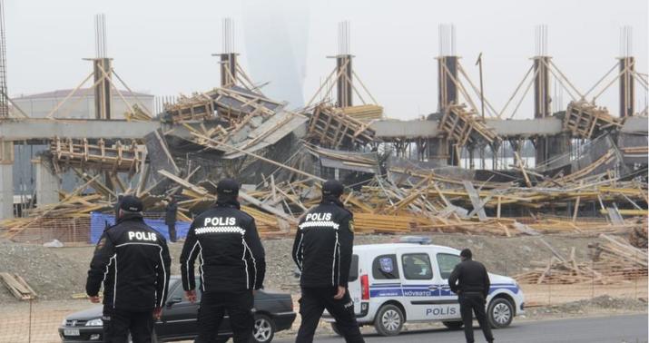 Bakıda bina çökdü, xəsarət alanlar var -