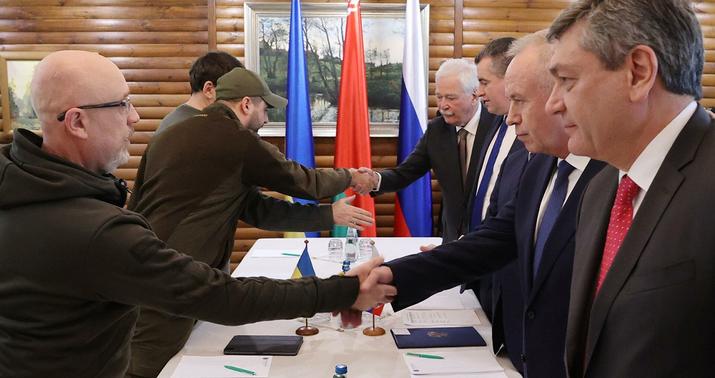 "Moskva gördü ki, məsələ hərbi yolla alınmır, ona görə..." -
