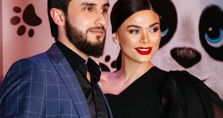 Demək olar ki, 24 saat bir yerdəyik -
